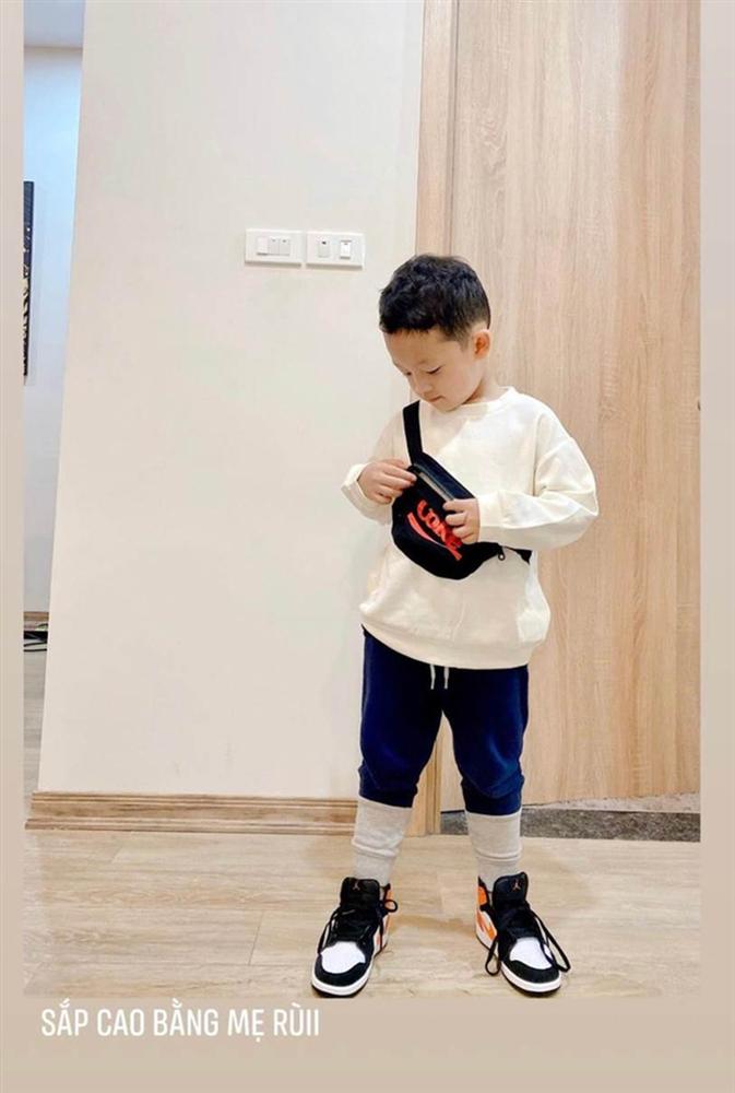 Con trai Ly Kute được mẹ chăm sóc hết mực, gần 5 tuổi nhưng chiều cao khiến cựu hot girl Hà thành cũng phải bất ngờ-3