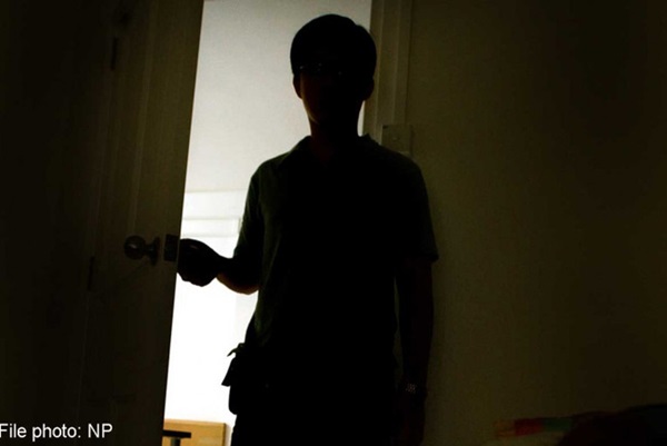 Thường ngủ cùng con trai nhỏ trong phòng riêng, người vợ không ngờ chồng mình âm thầm thực hiện hành vi bệnh hoạn sau lưng cô suốt hơn 20 năm-2