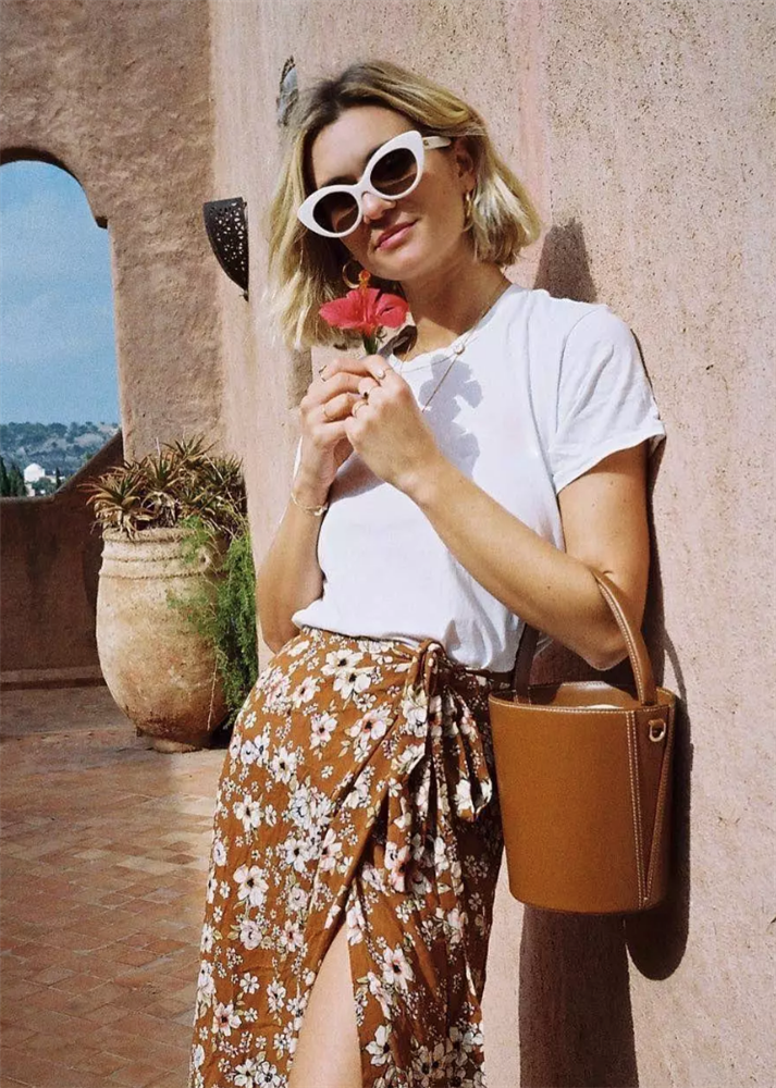 Muốn vừa hack tuổi lại vừa hack dáng thì chị em hãy chăm diện áo phông và chân váy, diện từ Hè sang Thu vẫn ổn-5