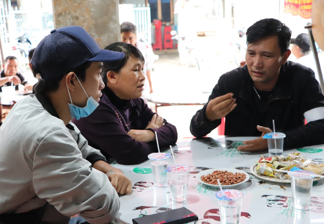 Tang lễ đẫm nước mắt của hiệp sĩ tử vong lúc truy đuổi tội phạm ở Biên Hòa: Vợ mang song thai thẫn thờ bên linh cữu chồng-14