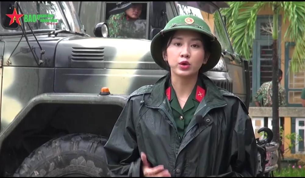 Nữ MC xinh đẹp dẫn bản tin mưa bão khiến cộng đồng mạng xôn xao truy tìm, ngắm loạt ảnh đời thường lại càng bất ngờ vì nhan sắc kiều diễm-2