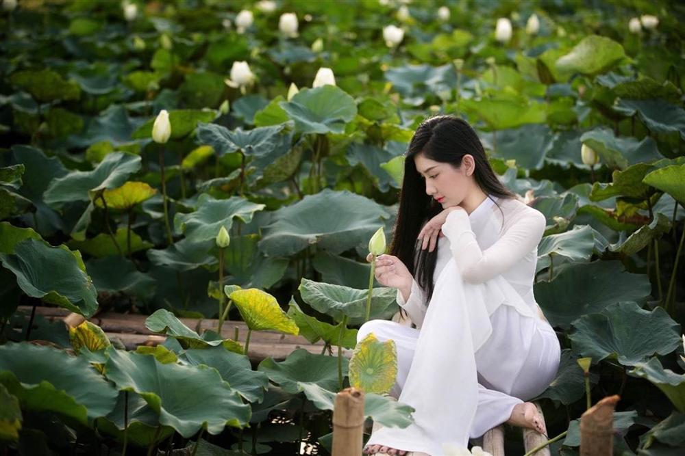 Nữ MC xinh đẹp dẫn bản tin mưa bão khiến cộng đồng mạng xôn xao truy tìm, ngắm loạt ảnh đời thường lại càng bất ngờ vì nhan sắc kiều diễm-10