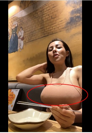 Cuối cùng Ngân 98 tìm được áo nội y có size phù hợp với vòng 1 siêu to khổng lồ-8