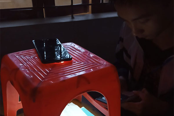 Em đập tiếp đi - hành động của giáo viên với 3 nữ sinh khiến hội phụ huynh tranh cãi nảy lửa-3