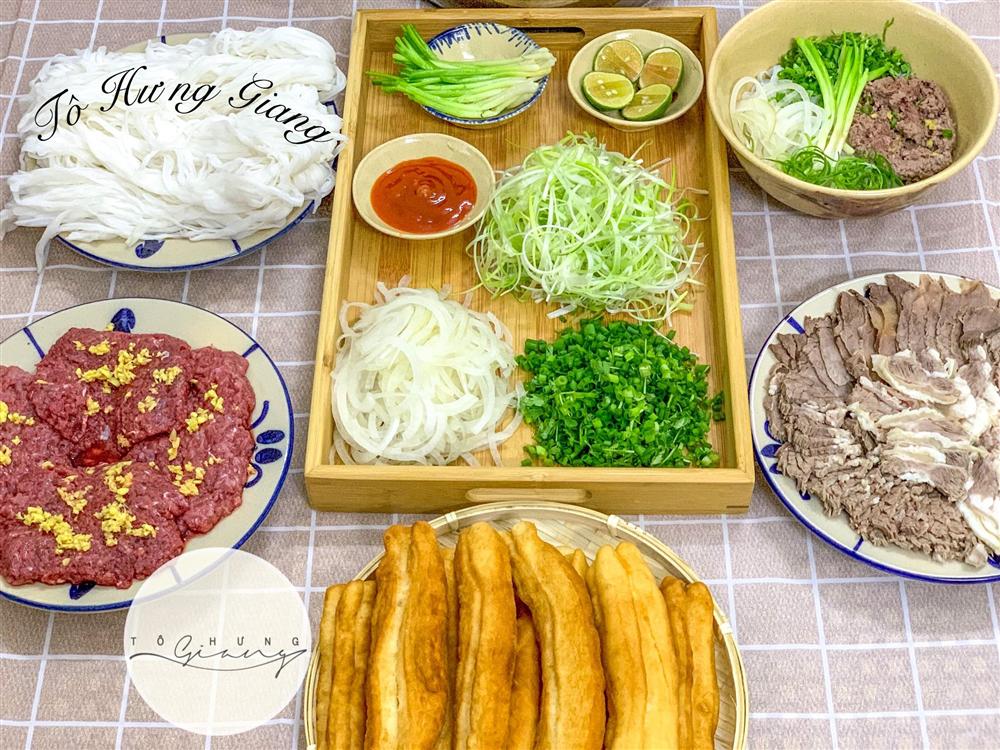 Mẹ đảm nổi tiếng MXH gợi ý cách nấu phở bò ngon chẳng kém ngoài hàng, chuẩn bị một lần có thể ăn mấy bữa rất tiện lợi-5