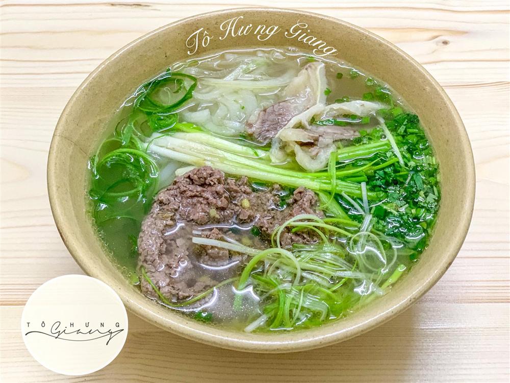 Mẹ đảm nổi tiếng MXH gợi ý cách nấu phở bò ngon chẳng kém ngoài hàng, chuẩn bị một lần có thể ăn mấy bữa rất tiện lợi-7