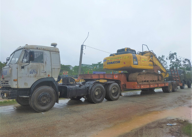 Ảnh: Cận cảnh bên trong khu vực nhà điều hành thủy điện Rào Trăng 3 bị lũ quét vùi lấp-16