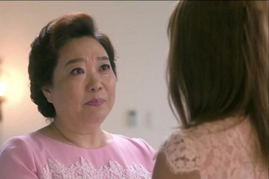Tôi đay nghiến con dâu kể từ khi nghe con nói sẽ bỏ chồng nếu có 500 triệu và một năm sau tôi đã phải bật khóc vì hối hận