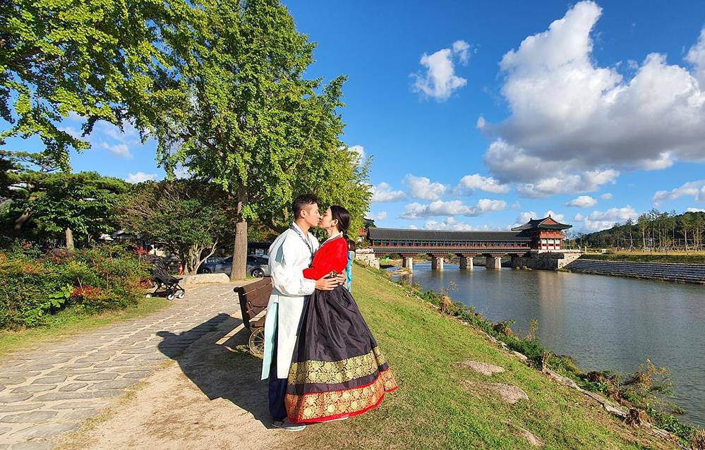 Thí sinh HHVN làm vợ hai nam MC đài VTV, tình cảm mẹ kế con trai chồng cực khăng khít-10