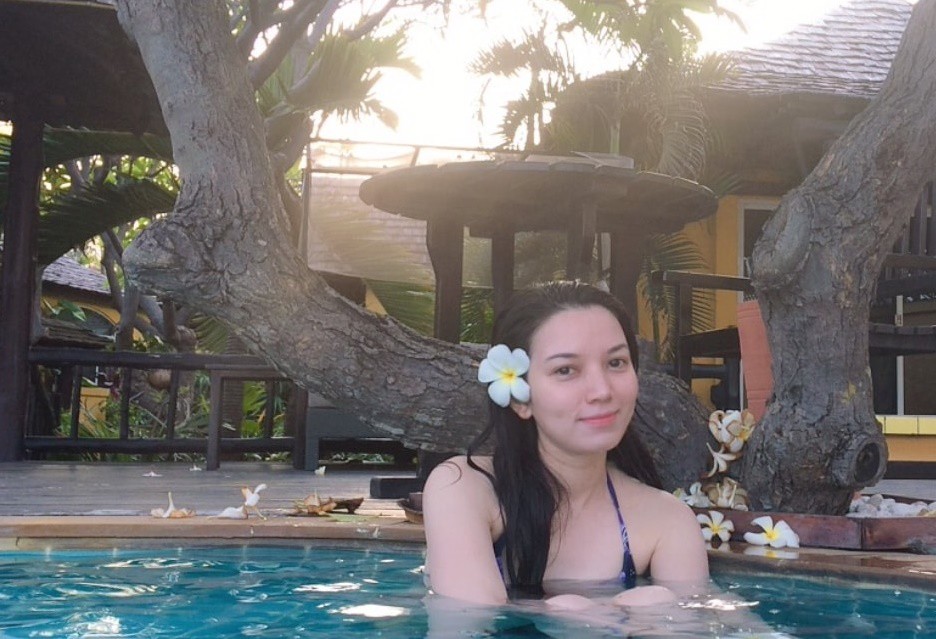 Thí sinh HHVN làm vợ hai nam MC đài VTV, tình cảm mẹ kế con trai chồng cực khăng khít-12