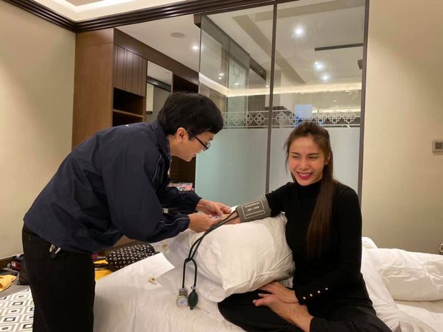 Số tiền quyên góp Thuỷ Tiên nhận được cán mốc 40 tỷ đồng, phản ứng của con gái khi biết mẹ bị bệnh giữa vùng lũ gây xúc động-1