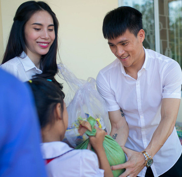 Số tiền quyên góp Thuỷ Tiên nhận được cán mốc 40 tỷ đồng, phản ứng của con gái khi biết mẹ bị bệnh giữa vùng lũ gây xúc động-3