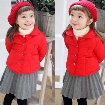 Những mẫu váy đẹp cho bé gái mùa đông giúp bé thêm nổi bật
