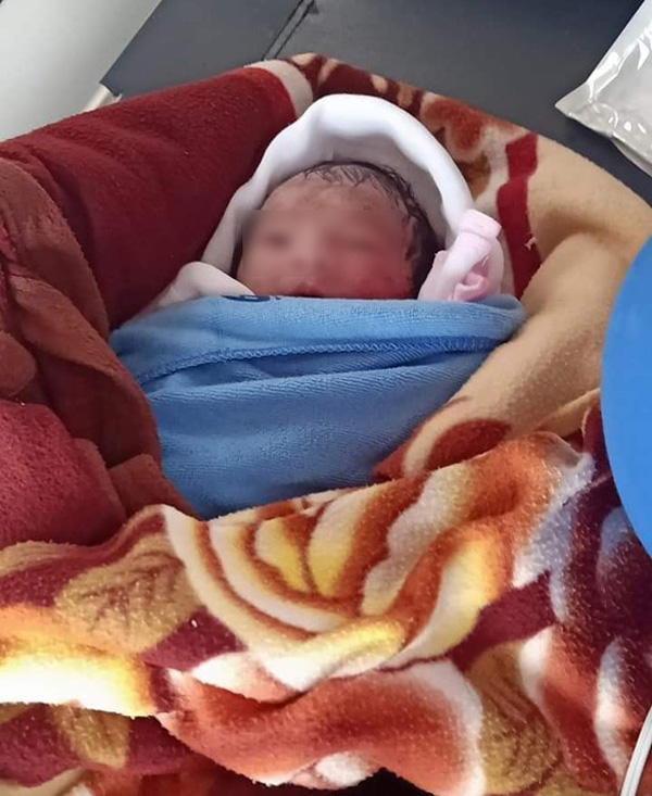 Bé gái sơ sinh bị bỏ rơi dưới trời nắng nóng ở Thái Bình: Nỗi đau tột cùng khi người vứt bỏ chính là con dâu của người phát hiện-1