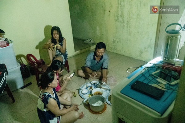 Mất điện, nước lũ gây ngập nặng, người dân Huế kiệt sức: Chưa có năm nào khắc nghiệt như năm nay”-9