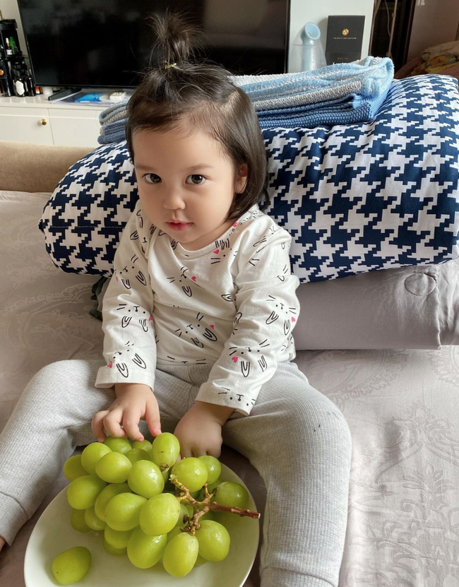 Cô tư Sam nhà Hằng Túi lộ hết tính tình qua loạt câu chuyện mẹ kể: Gái hôm Rằm ghê gớm khiến cả nhà khiếp sợ-1