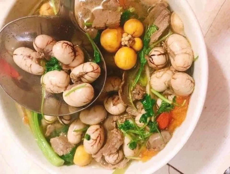 Kê gà tươi giá 700 ngàn/kg vẫn được chị em lùng mua bồi bổ cho chồng-3