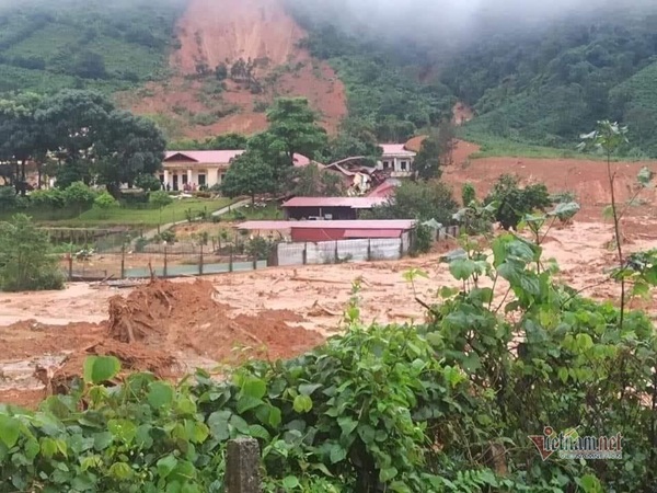 Hiện trường tìm kiếm cứu nạn 22 cán bộ, chiến sỹ bị vùi lấp ở Quảng Trị-1