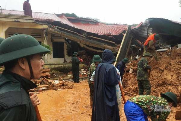 Hiện trường tìm kiếm cứu nạn 22 cán bộ, chiến sỹ bị vùi lấp ở Quảng Trị-4