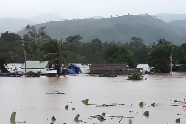 Dự báo thời tiết 18/10: Miền Trung mưa đặc biệt to, Bắc Bộ vẫn lạnh-1