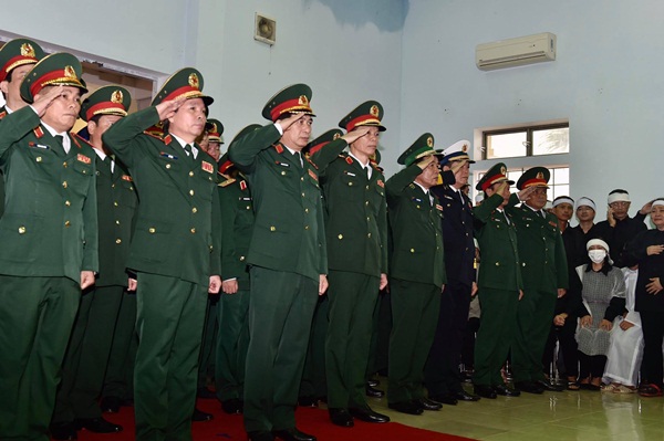 Nghẹn ngào tiễn đưa 13 cán bộ, chiến sĩ hy sinh ở Rào Trăng 3-4