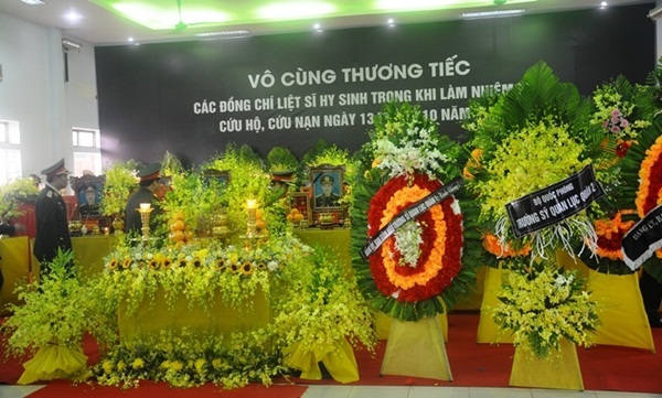 Nghẹn ngào tiễn đưa 13 cán bộ, chiến sĩ hy sinh ở Rào Trăng 3-15