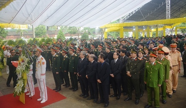 Nghẹn ngào tiễn đưa 13 cán bộ, chiến sĩ hy sinh ở Rào Trăng 3-16