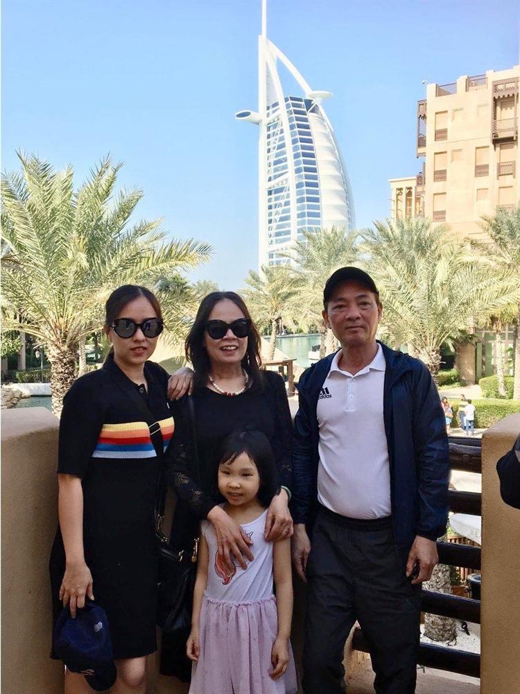 Chân dung người phụ nữ Hương Giang Idol mượn thân phận để nổi tiếng, sống lặng lẽ bên chồng con-10