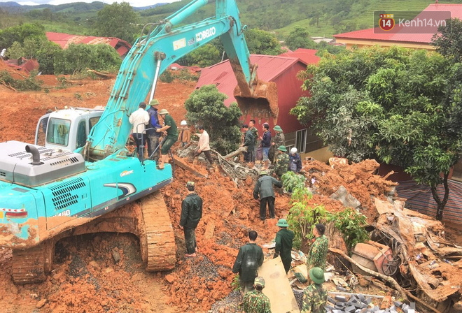 Sạt lở núi vùi lấp 22 cán bộ, chiến sĩ: Đã tìm thấy 14 thi thể, dãy núi tiếp tục sạt lở lần 2-3