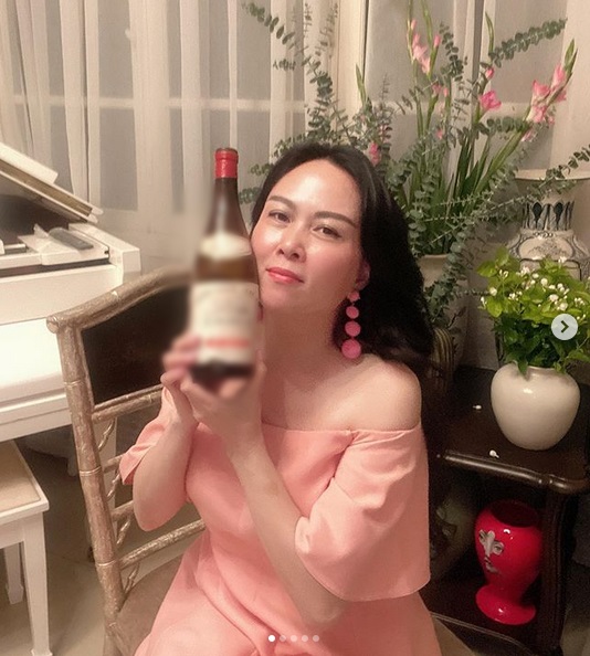 Đầu tư khuyên tai trăm triệu, Phượng Chanel mix hàng hiệu như chơi đồ hàng-1