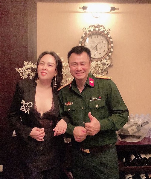 Đầu tư khuyên tai trăm triệu, Phượng Chanel mix hàng hiệu như chơi đồ hàng-10