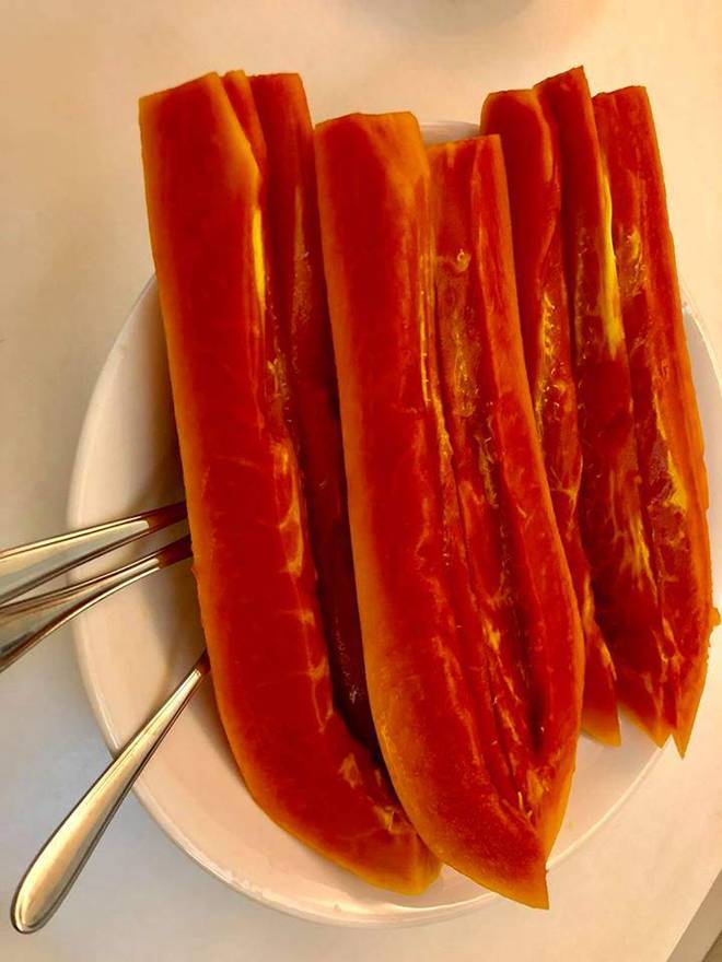 Không chỉ từ thiện khắp nơi, Thủy Tiên còn nổi tiếng thảo ăn, trồng rau được cho hết-14