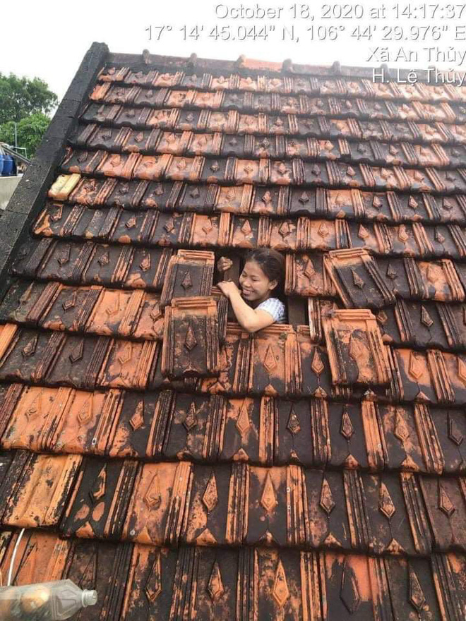 Quảng Bình: Nước lũ dâng cao, nhấn chìm nhà cửa, người dân kêu cứu giữa biển nước mênh mông-8