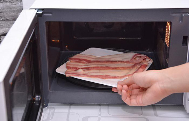 4 thực phẩm vốn ngon và bổ dưỡng nhưng sẽ trở thành độc dược” khi làm nóng bằng lò vi sóng, lười cỡ nào cũng tuyệt đối tránh bỏ vào-2