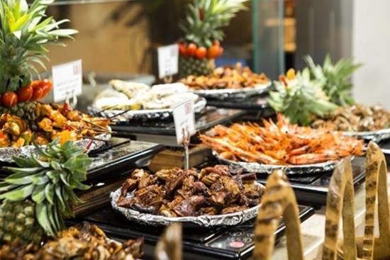 10 bí mật về bữa buffet mà nhân viên nhà hàng không muốn thực khách biết