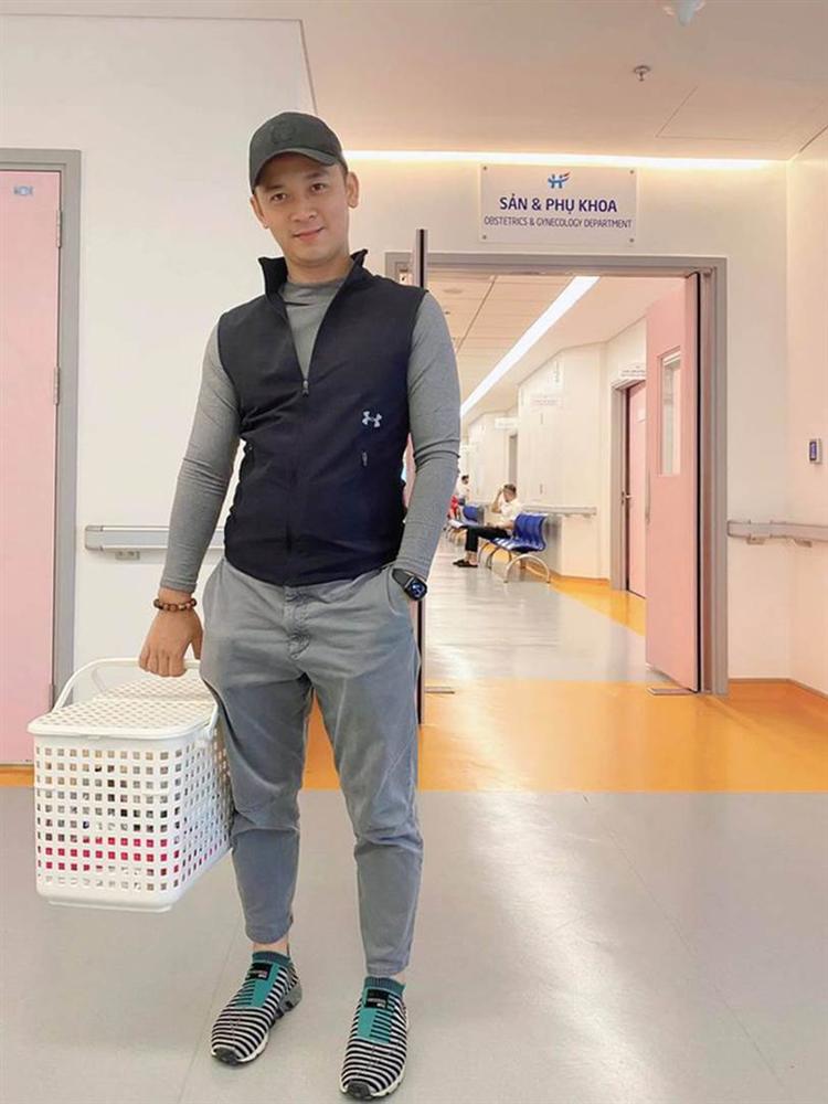 Hằng Túi chuẩn bị vượt cạn lần thứ 5, tưởng kinh nghiệm đầy mình ai ngờ đâu vẫn luống cuống, lao như tên bắn đến viện mới biết lấy nhầm một thứ của con-3