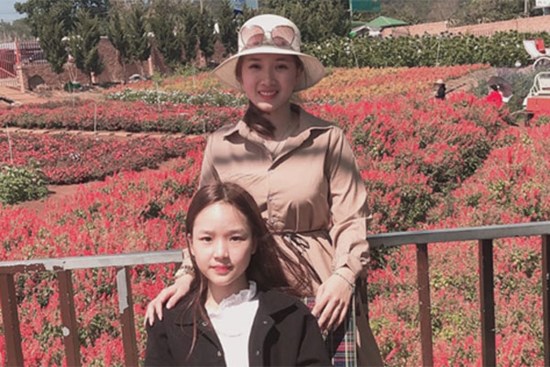 Cô gái Bình Phước xinh đẹp 13 năm làm ‘đôi chân’ cho bạn thân