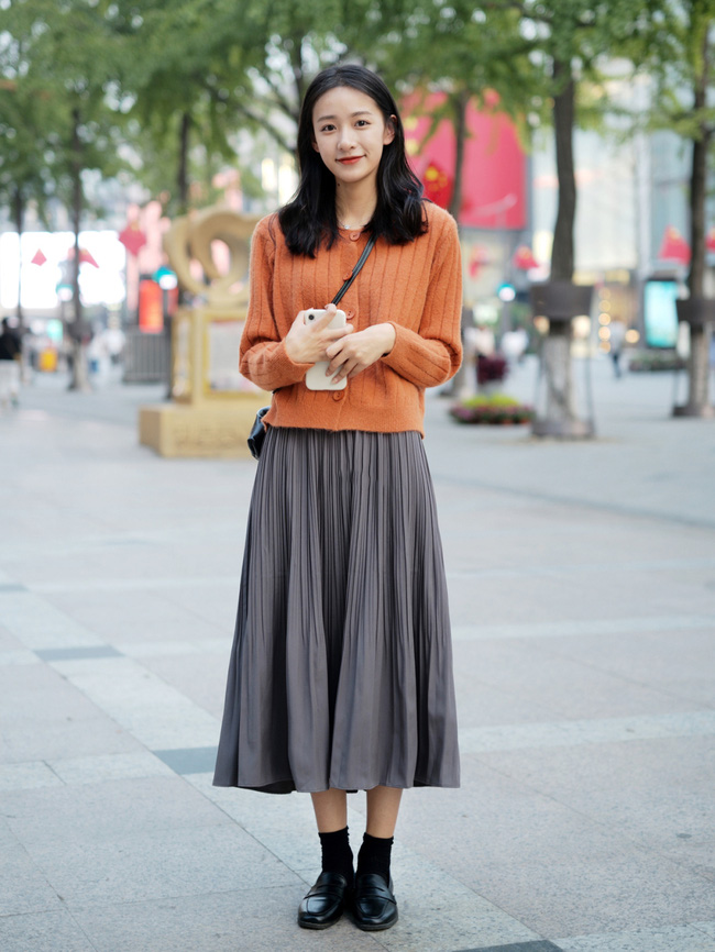 Street style Châu Á: Hội chị em lên đồ chuẩn gái Pháp, toàn blazer và cardigan nhưng nhìn sang hết nấc-10