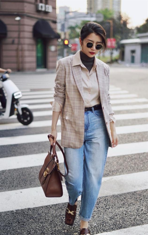Street style Châu Á: Hội chị em lên đồ chuẩn gái Pháp, toàn blazer và cardigan nhưng nhìn sang hết nấc-4