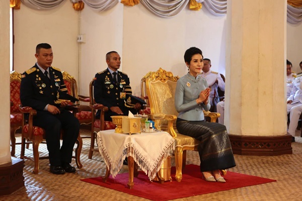 Hoàng quý phi Thái Lan tái xuất rực rỡ, thực hiện loạt nhiệm vụ hoàng gia, vị thế cùng nhan sắc ngày càng thăng hạng-7