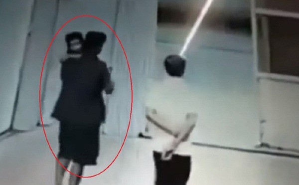 Ngủ quên ở nhà ga, mẹ giật mình phát hiện con gái biến mất, đoạn camera ghi lại hình ảnh cuối cùng của đứa trẻ bị đem đi khiến ai cũng ám ảnh-2