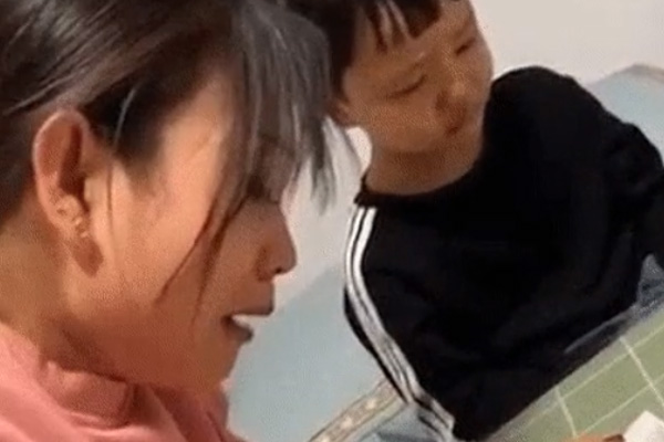 Con bị bạn cùng lớp chê xấu như quỷ, cách mẹ Sài Gòn phản ứng mới thật đáng để các phụ huynh học hỏi-6