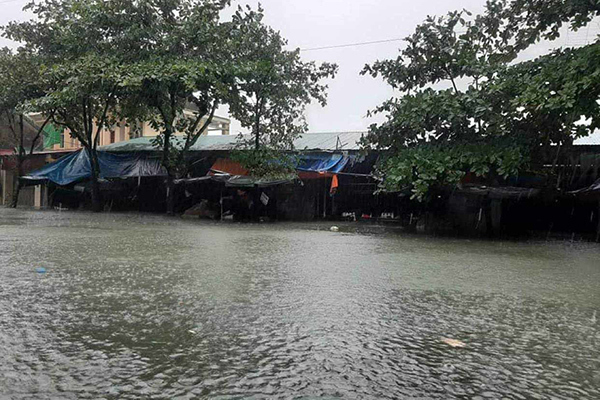 Dự báo thời tiết 20/10: Trung Bộ nhiều nơi vẫn ngập lụt-1