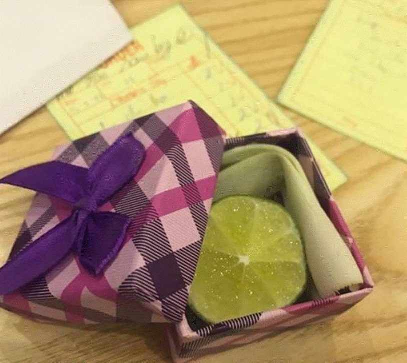 Cười không ngậm được miệng với những món quà troll đỉnh cao mà các đức ông chồng dành tặng cho vợ trong ngày 20/10-1