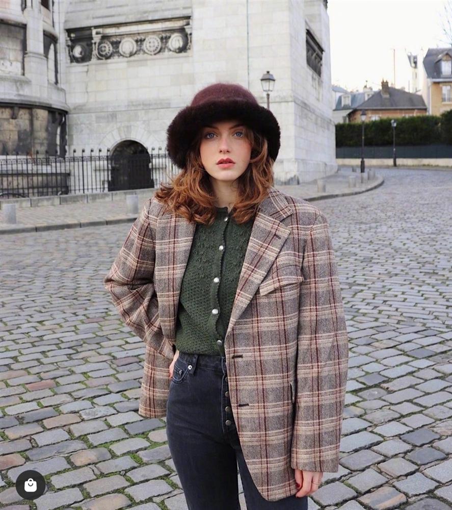 3 kiểu áo len phụ nữ Pháp hay diện nhất mùa lạnh, muốn thăng hạng style thì bạn phải update ngay-1