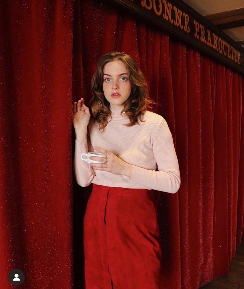 3 kiểu áo len phụ nữ Pháp hay diện nhất mùa lạnh, muốn thăng hạng style thì bạn phải update ngay-6