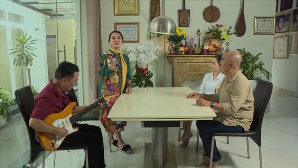 NSND Bạch Tuyết hưởng tuổi già trong biệt phủ riêng, cho phủ vàng lên tượng-9