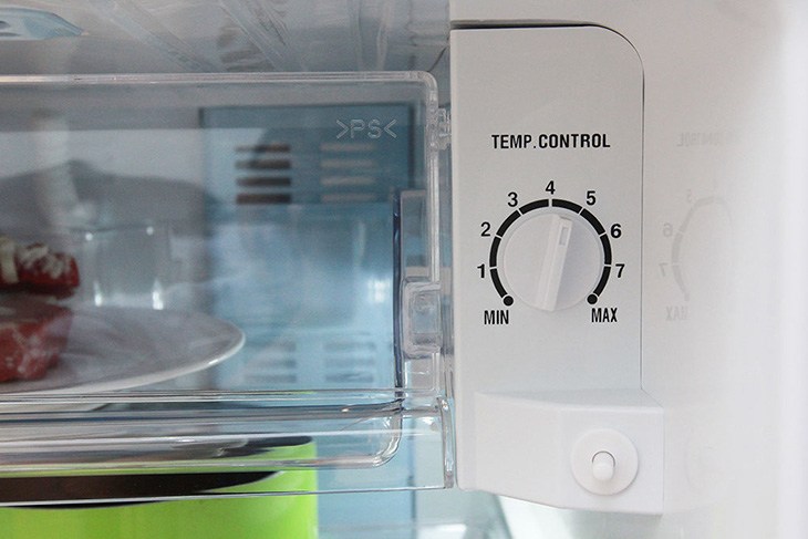 Tủ lạnh có 2 nút điều chỉnh nhiệt độ: Biết được lý do chị em tiết kiệm được khoản lớn-1