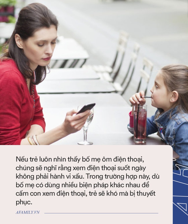 Ra ngoài về thấy chồng thảnh thơi xem điện thoại, nhìn sang con bên cạnh bà mẹ không khỏi tăng xông-3