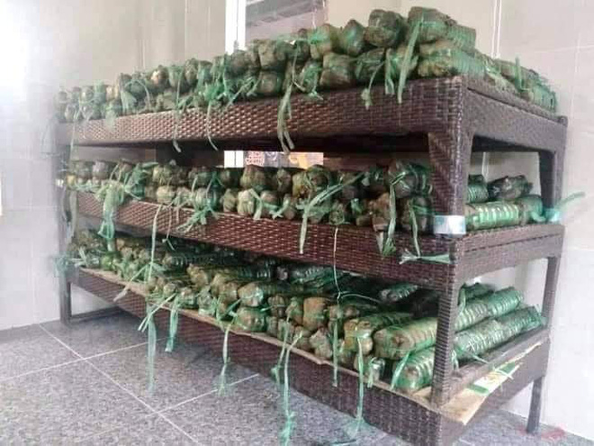 Người dân nhiều tỉnh thành chung tay gói hàng ngàn chiếc bánh chưng, bánh tét cứu trợ khúc ruột miền Trung-19